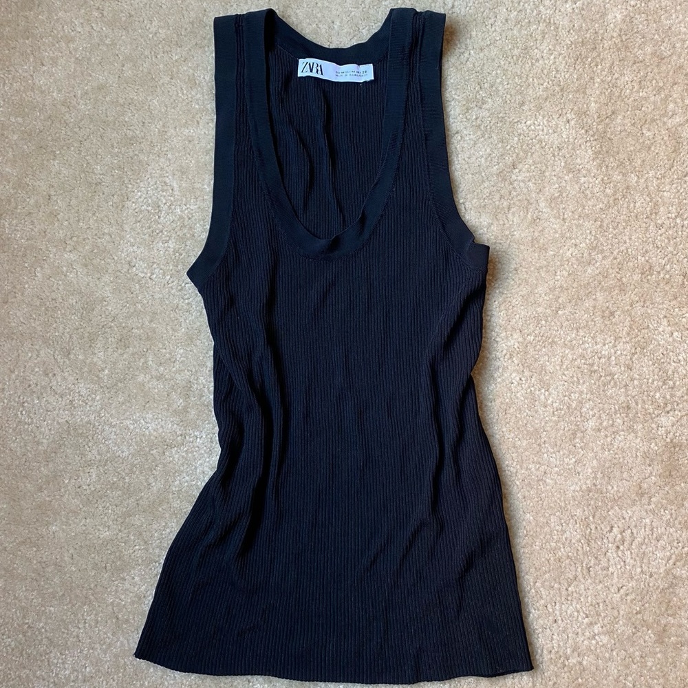 Zara women’s black sleeveless ribbed tank top in size Medium
